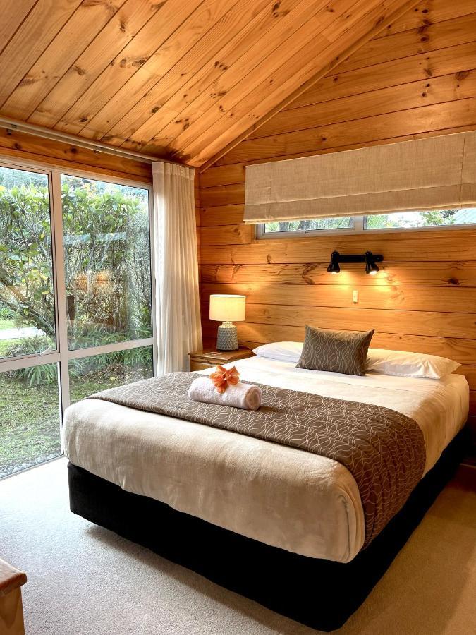 Tatahi Lodge Beach Resort Hahei Ngoại thất bức ảnh