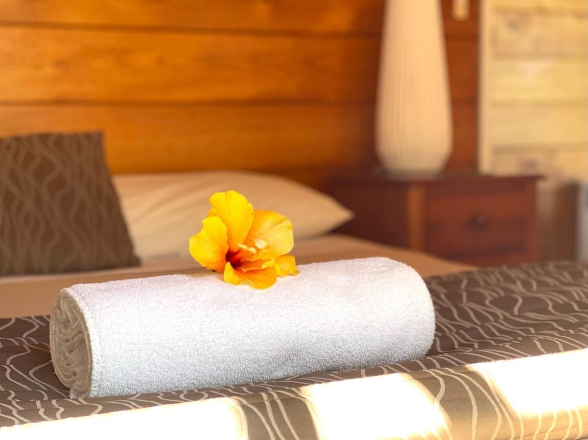 Tatahi Lodge Beach Resort Hahei Ngoại thất bức ảnh