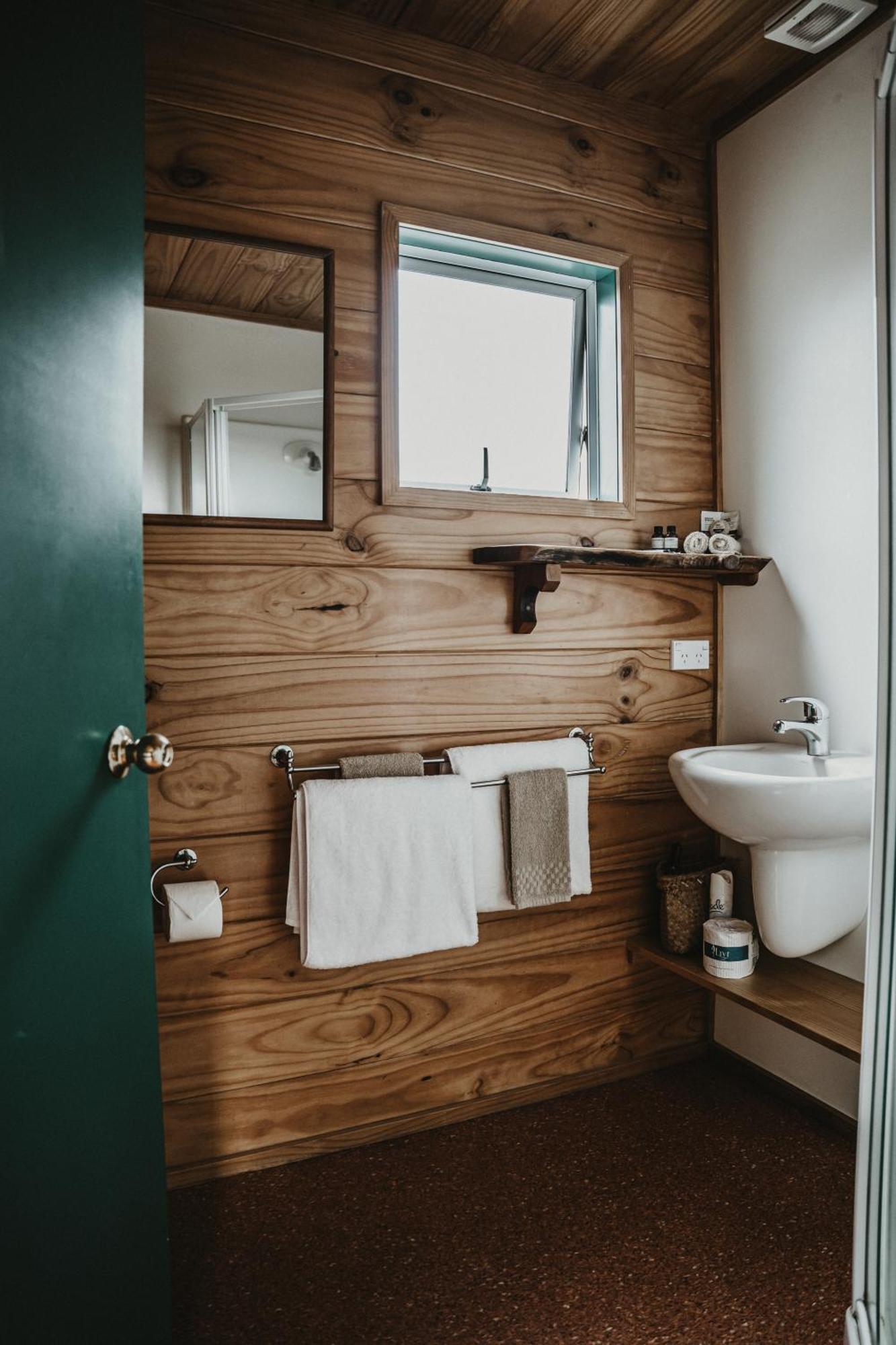 Tatahi Lodge Beach Resort Hahei Ngoại thất bức ảnh