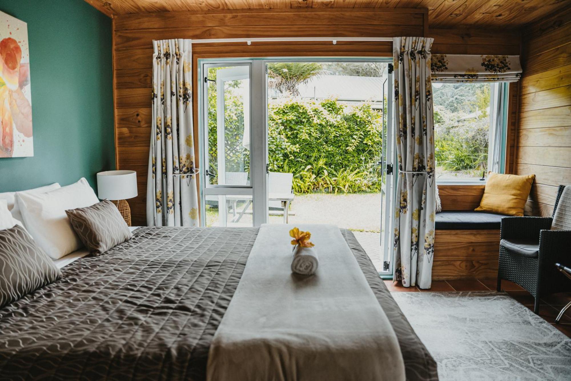 Tatahi Lodge Beach Resort Hahei Ngoại thất bức ảnh