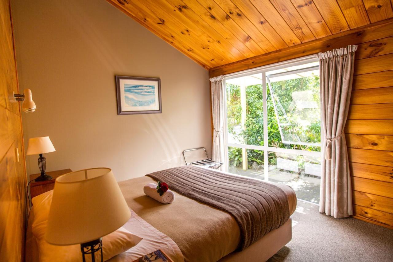 Tatahi Lodge Beach Resort Hahei Ngoại thất bức ảnh